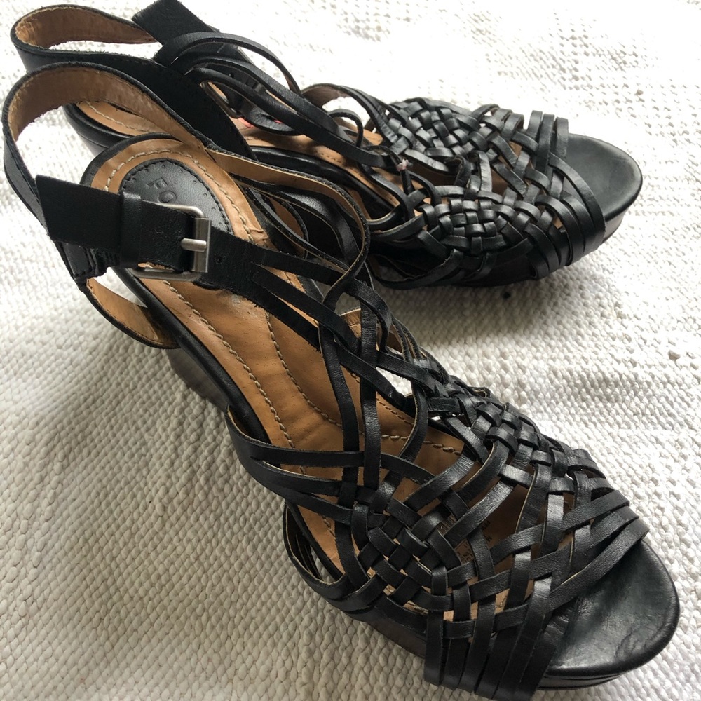 Fossil wedge sandals